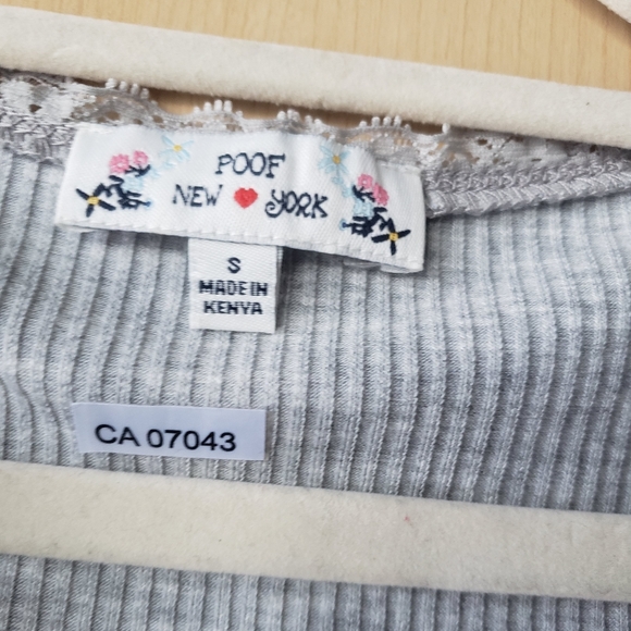 POOF New York Gray Ribbed V-Neck Top - Picture 2 of 7